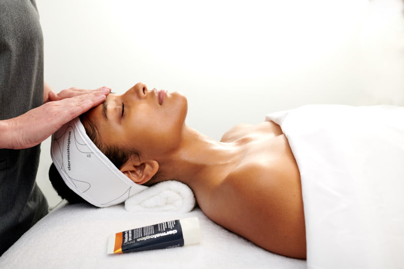 Product Application Massage Aash - Biolumin-C Pro